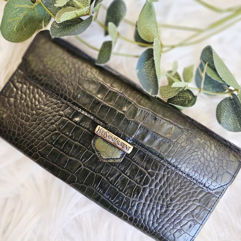 YSL Vintage Kisslock Crocodile Wallet - Picture 4 of 17